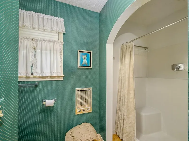 103 Memorial Ln — Photo 14