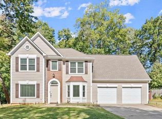 1170 Hidden Pond Ln, Roswell, GA 30075