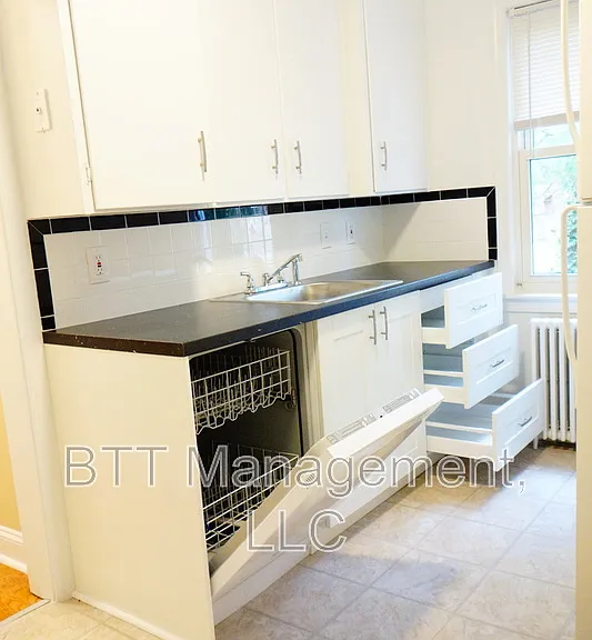 8210 Greenwood Ave #4 — Photo 20