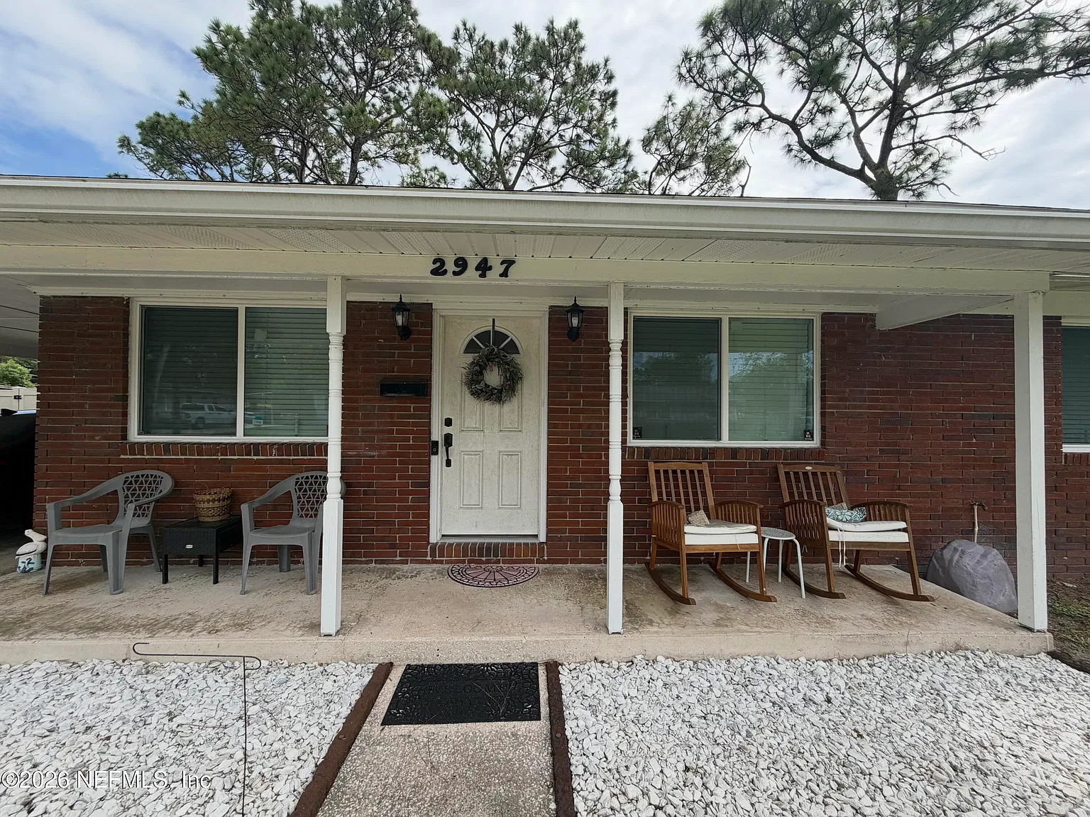 3 bed, 1.5 bath, 1120 sqft, $1,645 — Photo 3