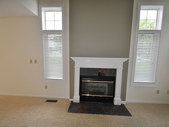 Gas Fireplace w/ accent wall