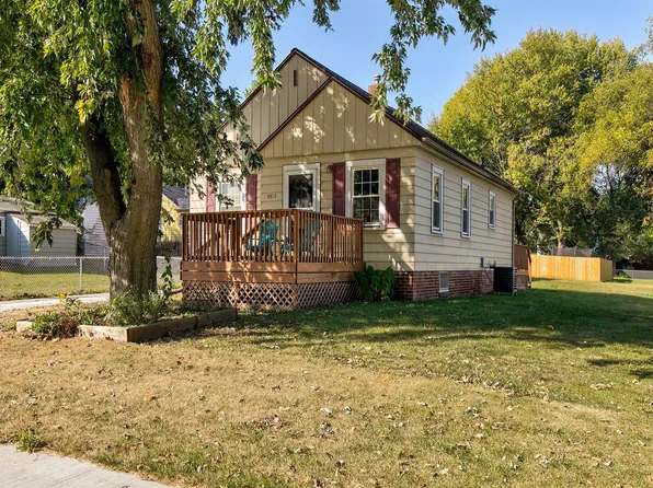 3812 E 8th St, Des Moines, IA 50316
