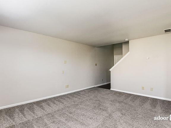 5th image of 125 Valencia Ln