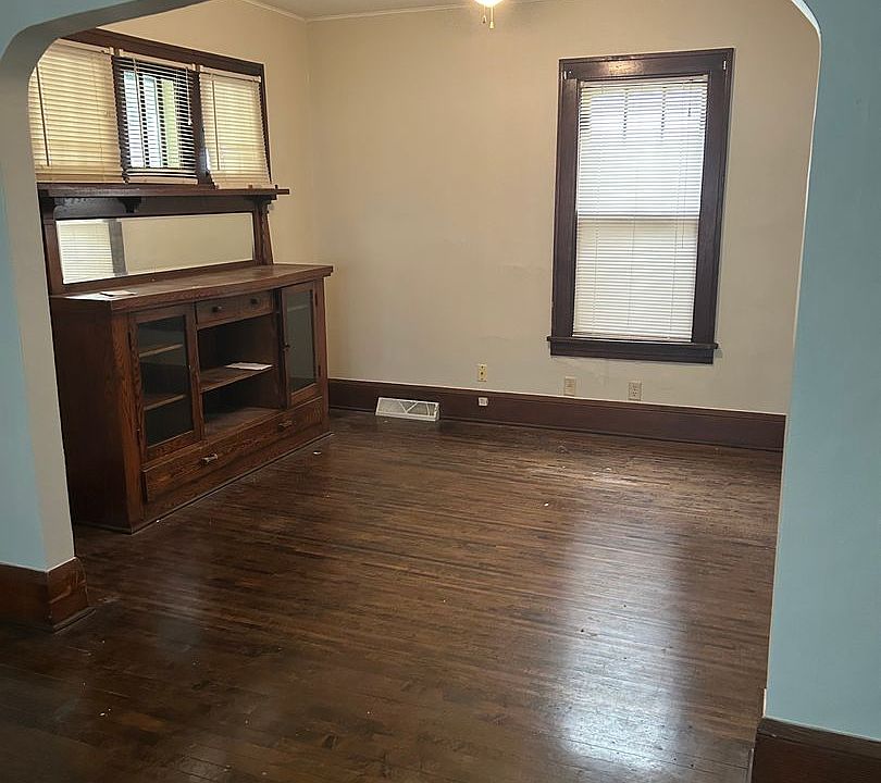 1st image of 2923 Dupont Ave N