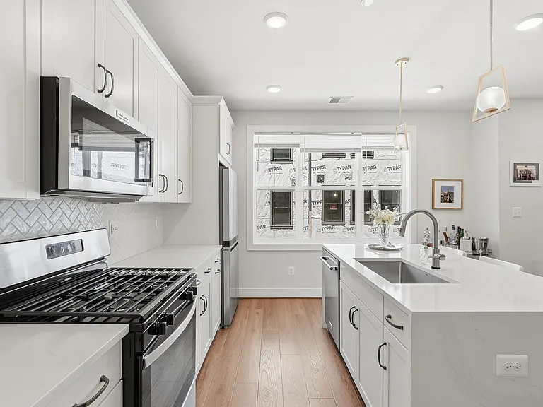 4927 Eisenhower Ave — Photo 4