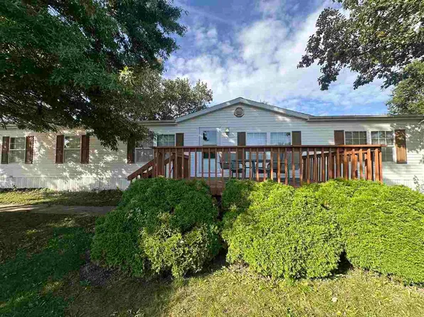 1204 Mary Dr, Marion, IA 52302