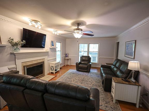 5th image of 2013 Fox Den St