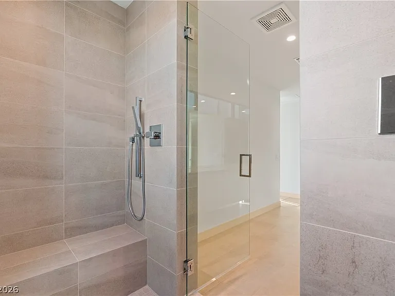 66 Lakefront Dr — Photo 37