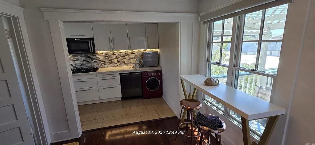 1 bed, 450 sqft, $2,000 — Photo 3