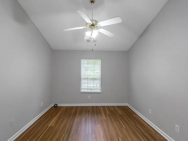 97 Livingston Ln — Photo 21