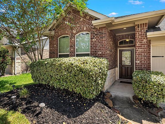 2nd image of 19310 Boulder Bay Ln