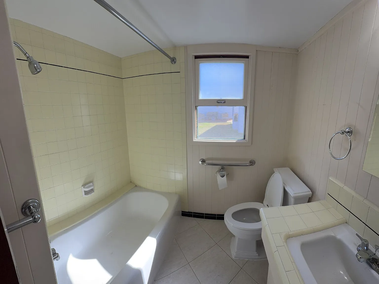 2 bed, 1.0 bath, 712 sqft, $4,500 — Photo 4