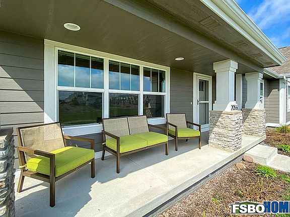3rd image of 2056 SW Cascade Falls Dr