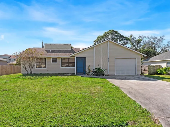 556 NW Azine Avenue, Port St Lucie, FL 34983