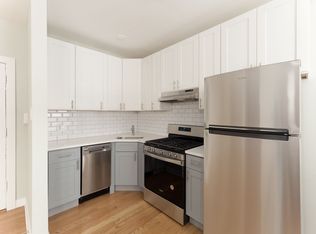 428-36 W. Surf, Chicago, IL 60657