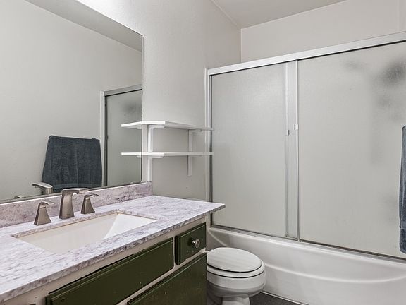 5th image of 18307 Burbank Blvd Unit 336