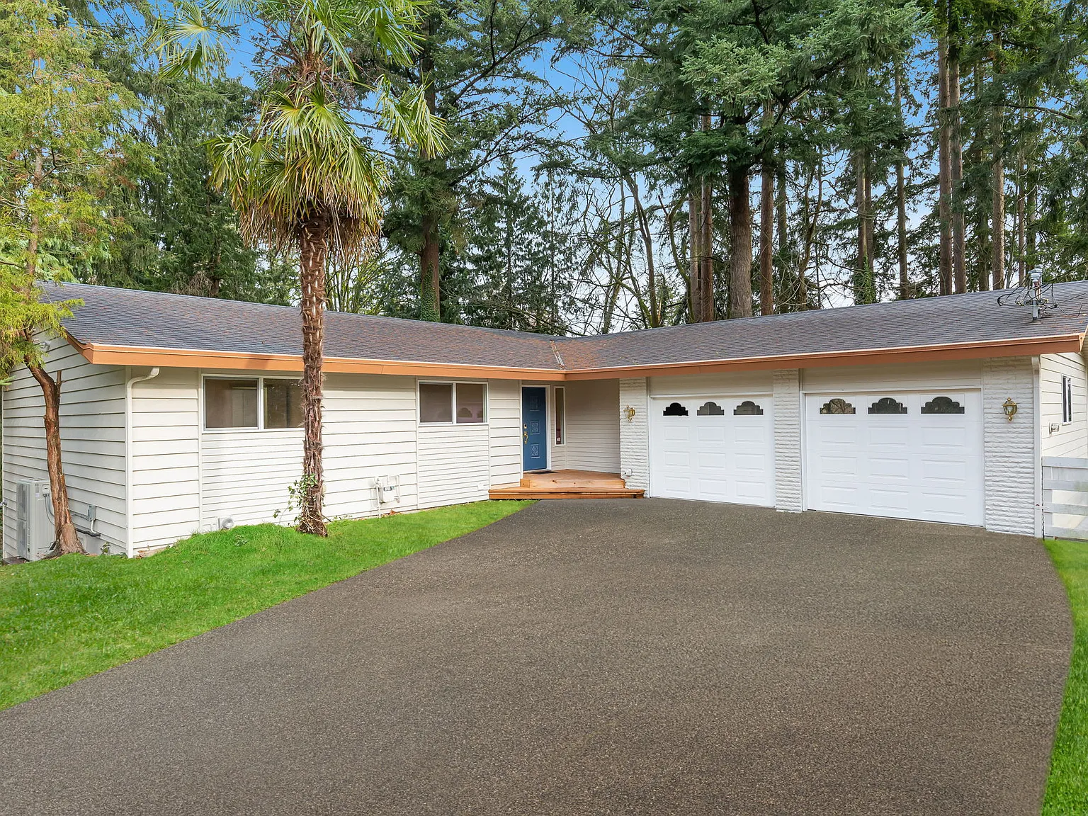 3 bed, 1600 sqft, $3,000 — Photo 1