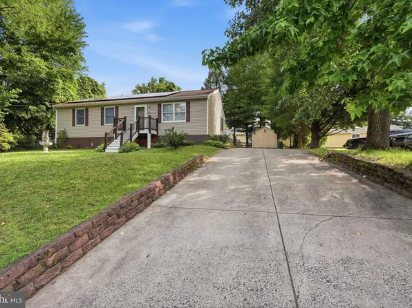 664 Walnut Ave, Trevose, PA 19053