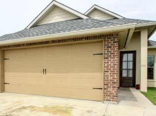 111 Fallstone Rd, Youngsville, LA 70592