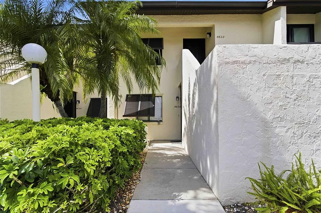 2 bed, 2.0 bath, 1108 sqft, $1,775 — Photo 4