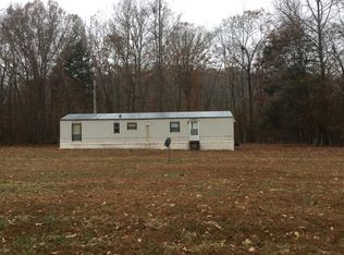 3197 Pineview Rd, Lobelville, TN 37097