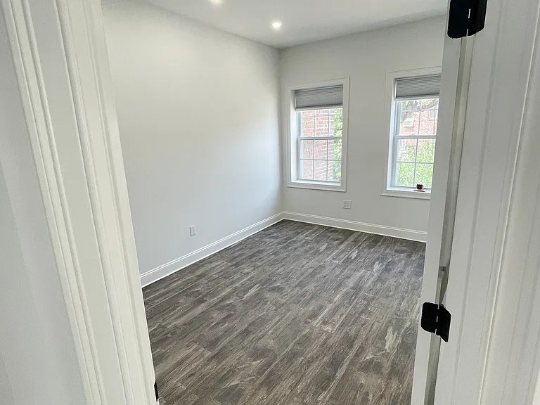 20-60 45th St #2A — Photo 9