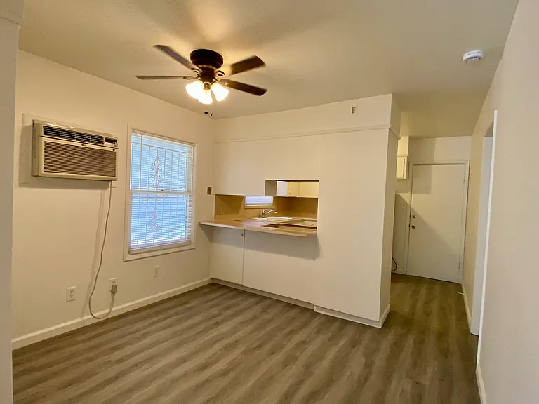 529 E Pine St — Photo 6