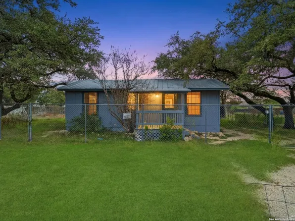 1108 Highview, Canyon Lake, TX 78133