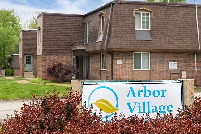 Arbor Village Apartments — Photo 11