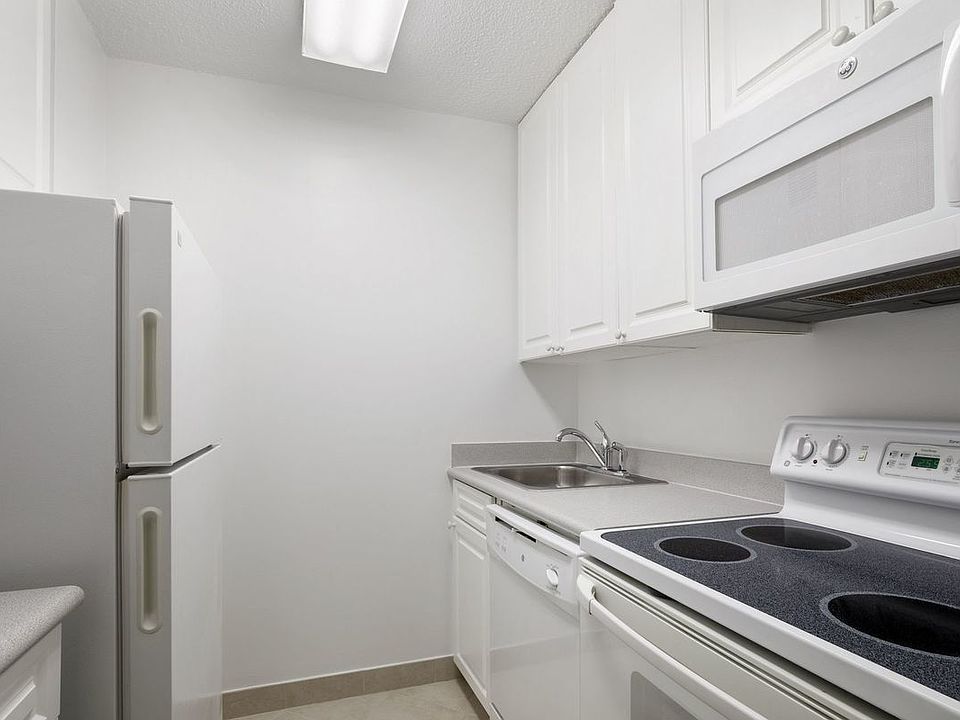 1st image of 211 W 56th St APT 32G