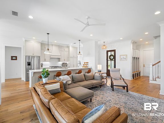 5th image of 313 Cuban Lily Dr