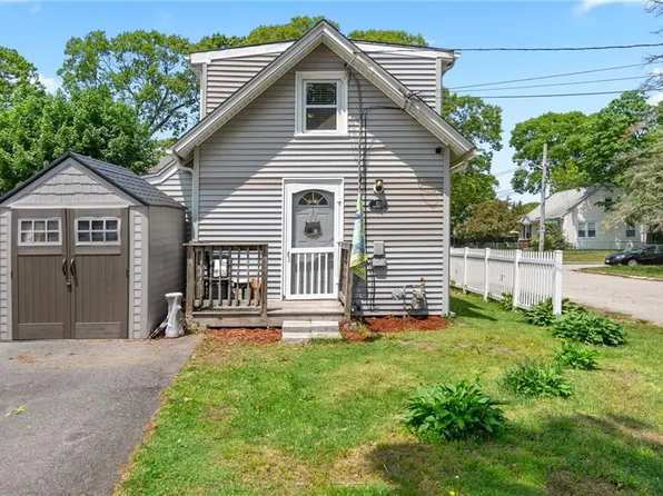 23 Beach Point Dr E, Riverside, RI 02915