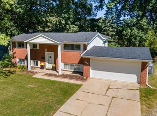 3820 Percy King Rd, Waterford, MI 48329