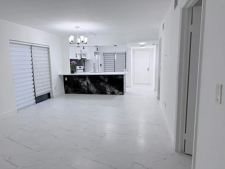 300 E Club Cir #107 — Photo 5