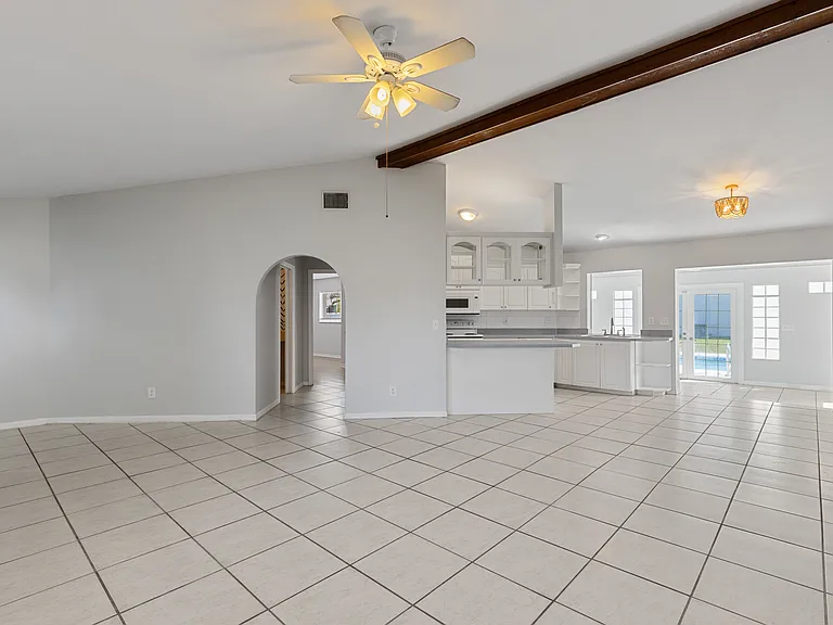 2215 SW 12th Pl — Photo 8