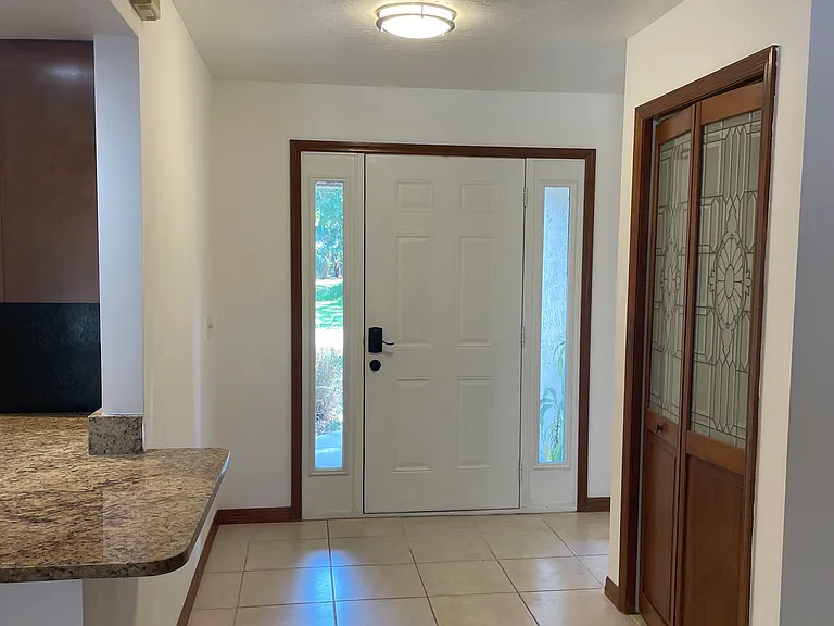 901 Nevada Dr NE — Photo 7