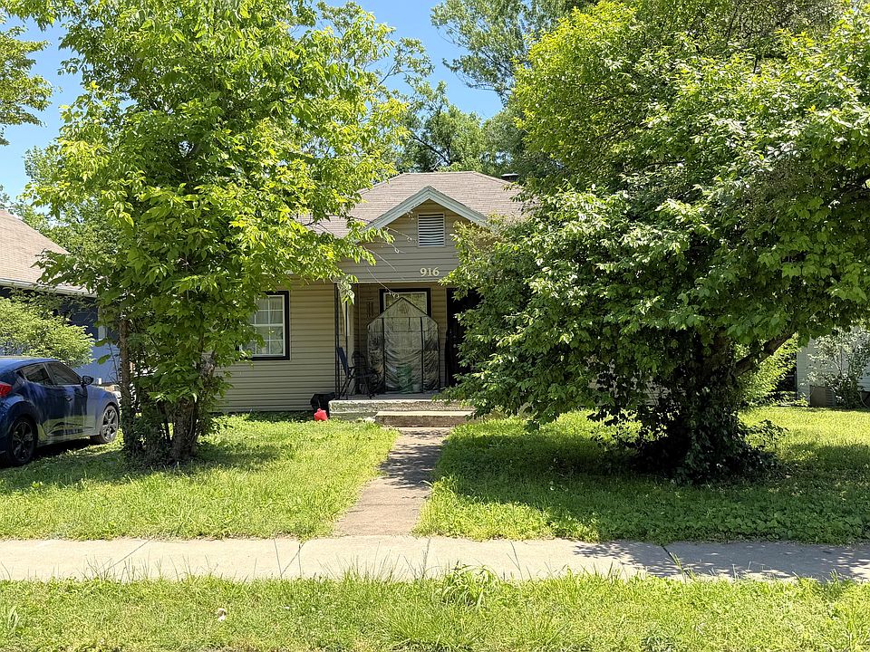 1st image of 916 S Douglas Avenue