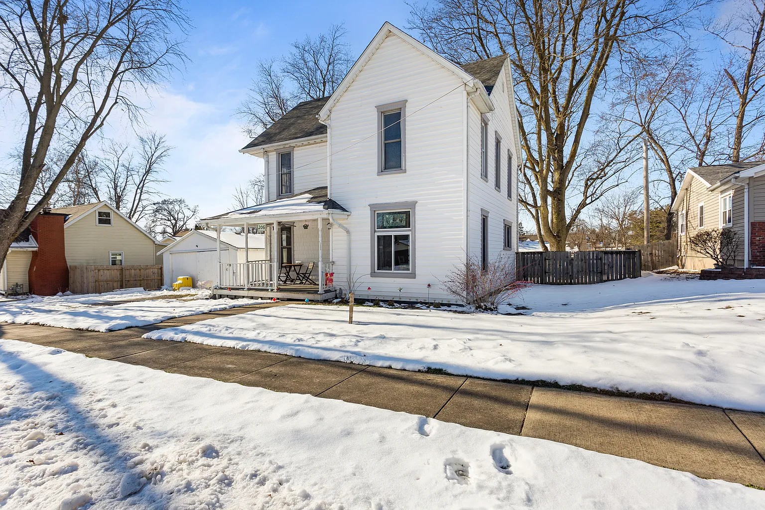 206 N Buchanan St photo 1
