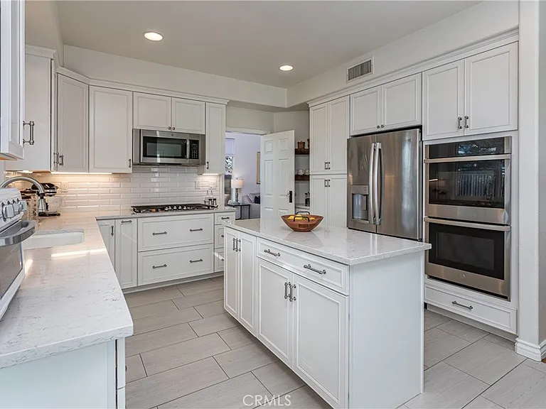 15464 Borges Dr — Photo 22