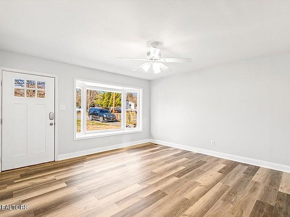 3rd image of 3148 Wilderness Rd