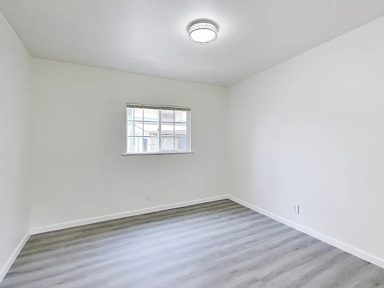 1618 Fairview St #4 — Photo 7
