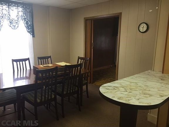 Dining Room & 2 Sided Conversation Bar