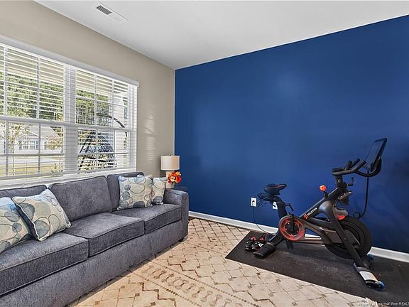 3rd image of 3017 Bayview Dr