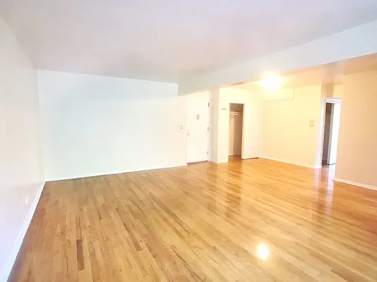 Rented by Bohemia Realty Group | media 27