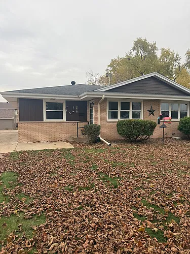 2819-2821 Richard Dr Photo 1