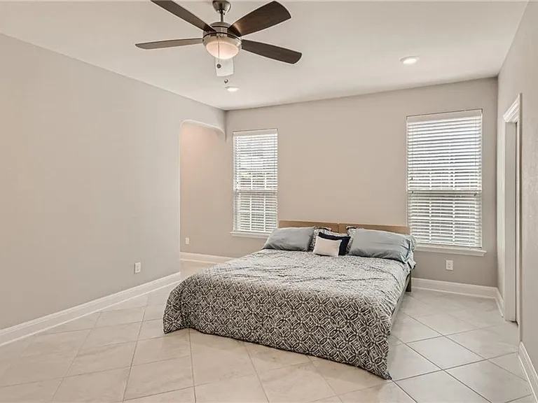 303 White River Dr — Photo 16