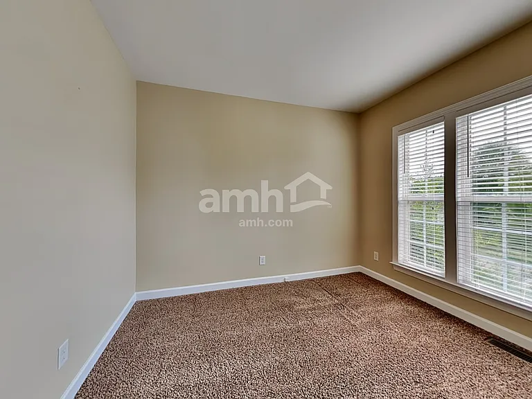 56 Locket Dr — Photo 9