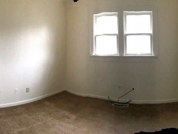 5th image of 3721 Lincolnway E