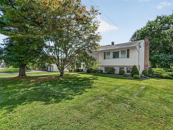 3rd image of 32 Hagan Drive