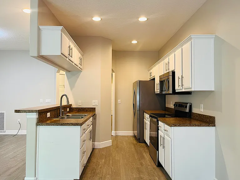 117 Anchorage Ave #6 — Photo 4